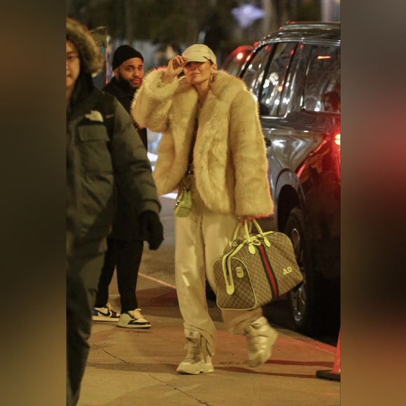 Meet your Posher, Dria - Picture 13 of 17